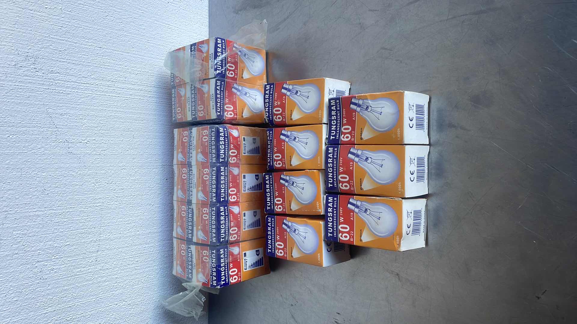 Photo 1 of TUNGSRAM INCANDESCENT BULBS 60 W (19)