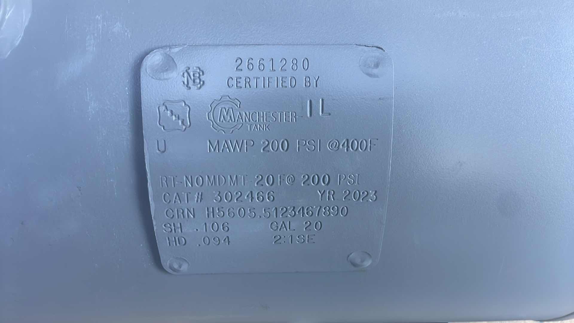 Photo 1 of MANCHESTER 20 GALLON AIR TANK HORIZONTAL WITH LEGS ONLY, 200
PSI, 14" X 33" | 302466