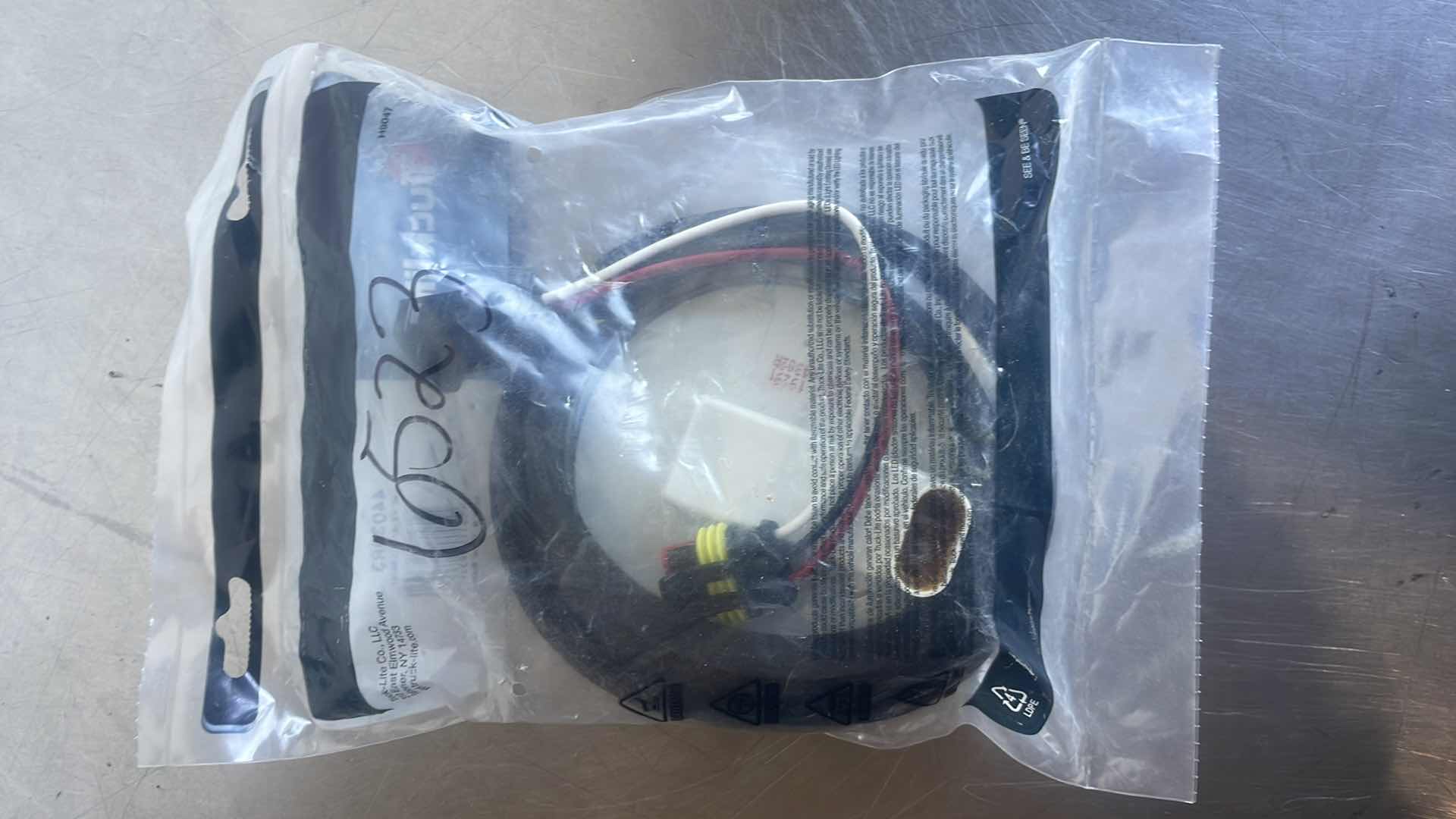 Photo 3 of TRUCK-LITE (44030R) LED STOP/TURN/TAIL LIGHT KIT