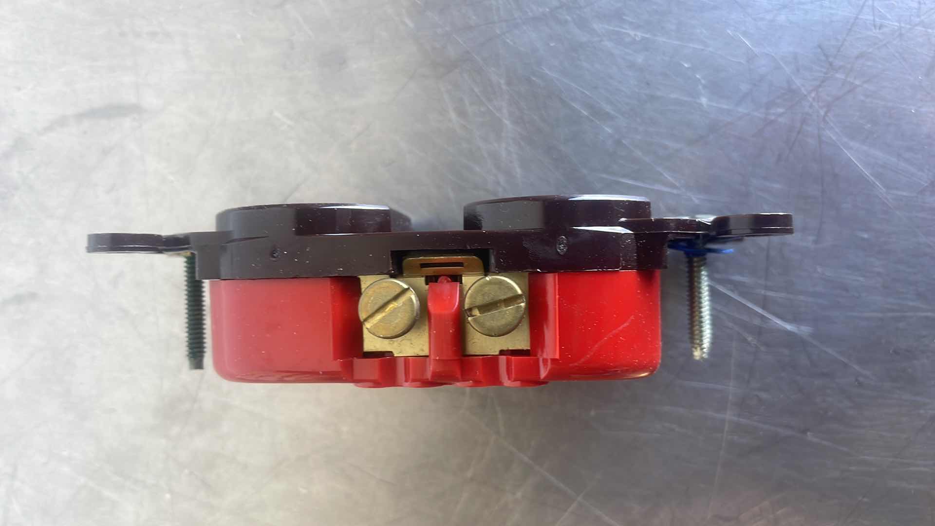 Photo 5 of ONE BROWN 8300B-BOX DUPLEX NT
RECEPTACLE HOSPITAL GRADE, FED. SPEC
20A-125V 2-POLE, 3-WIRE GROUNDING BACK &
SIDE WIRE (6)