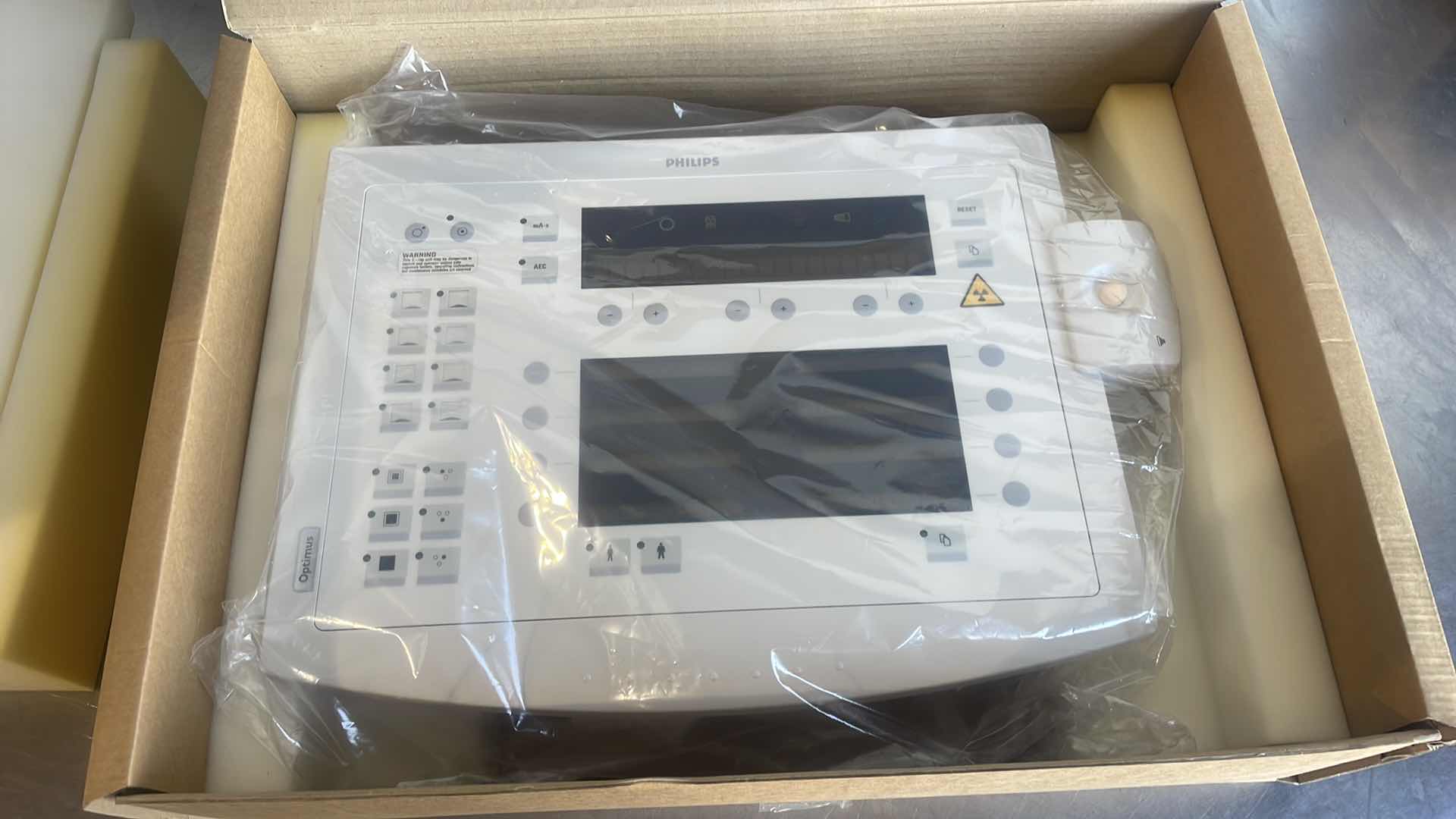 Photo 1 of PHILIPS 9890-000-02408 OPTIMUS 50 X-RAY MACHINE GENERATOR CONTROL