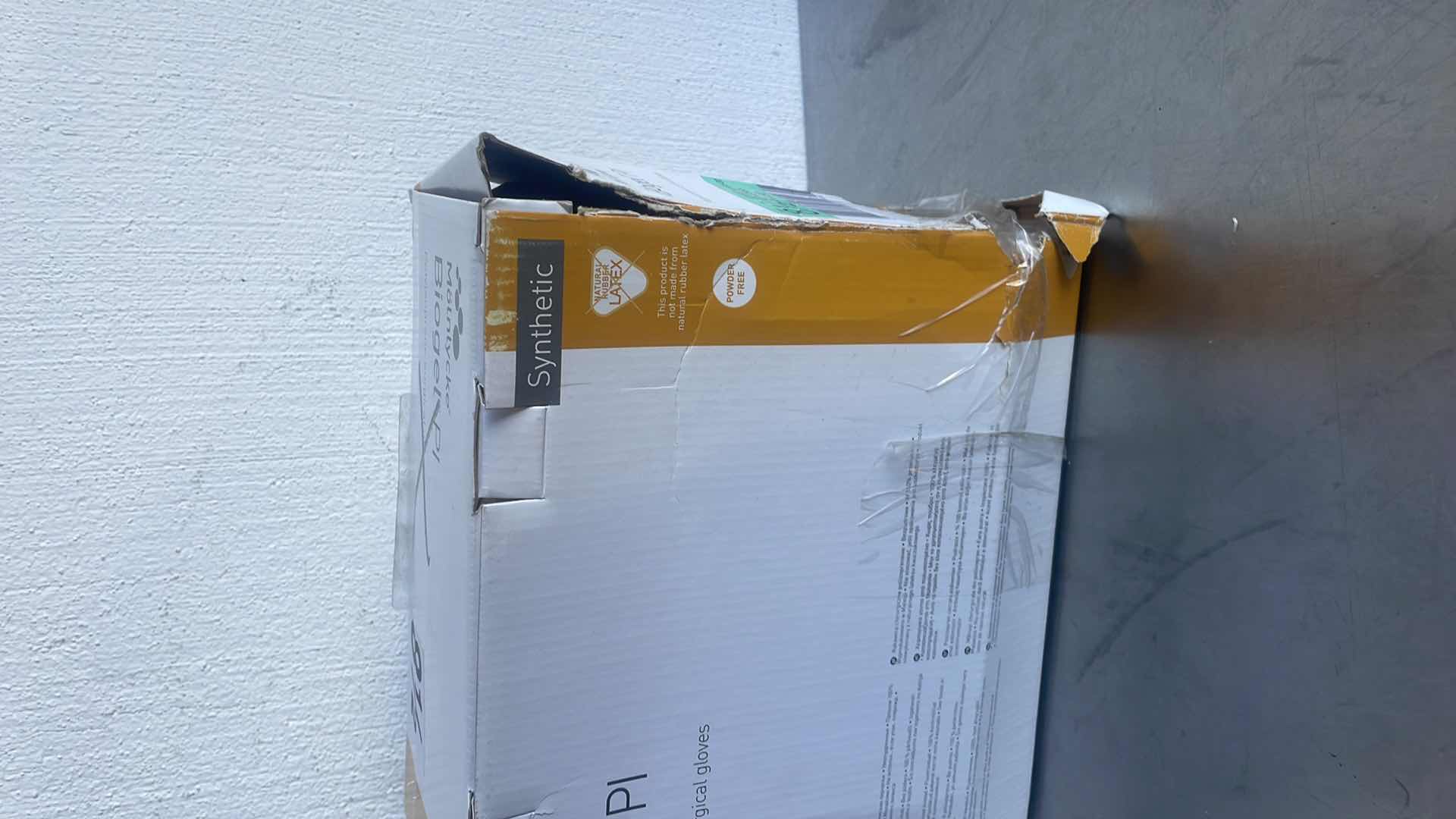 Photo 1 of MÖLNLYCKE®
BIOGEL® PI POLYISOPRENE SURGICAL GLOVES SIZE 8-1/2