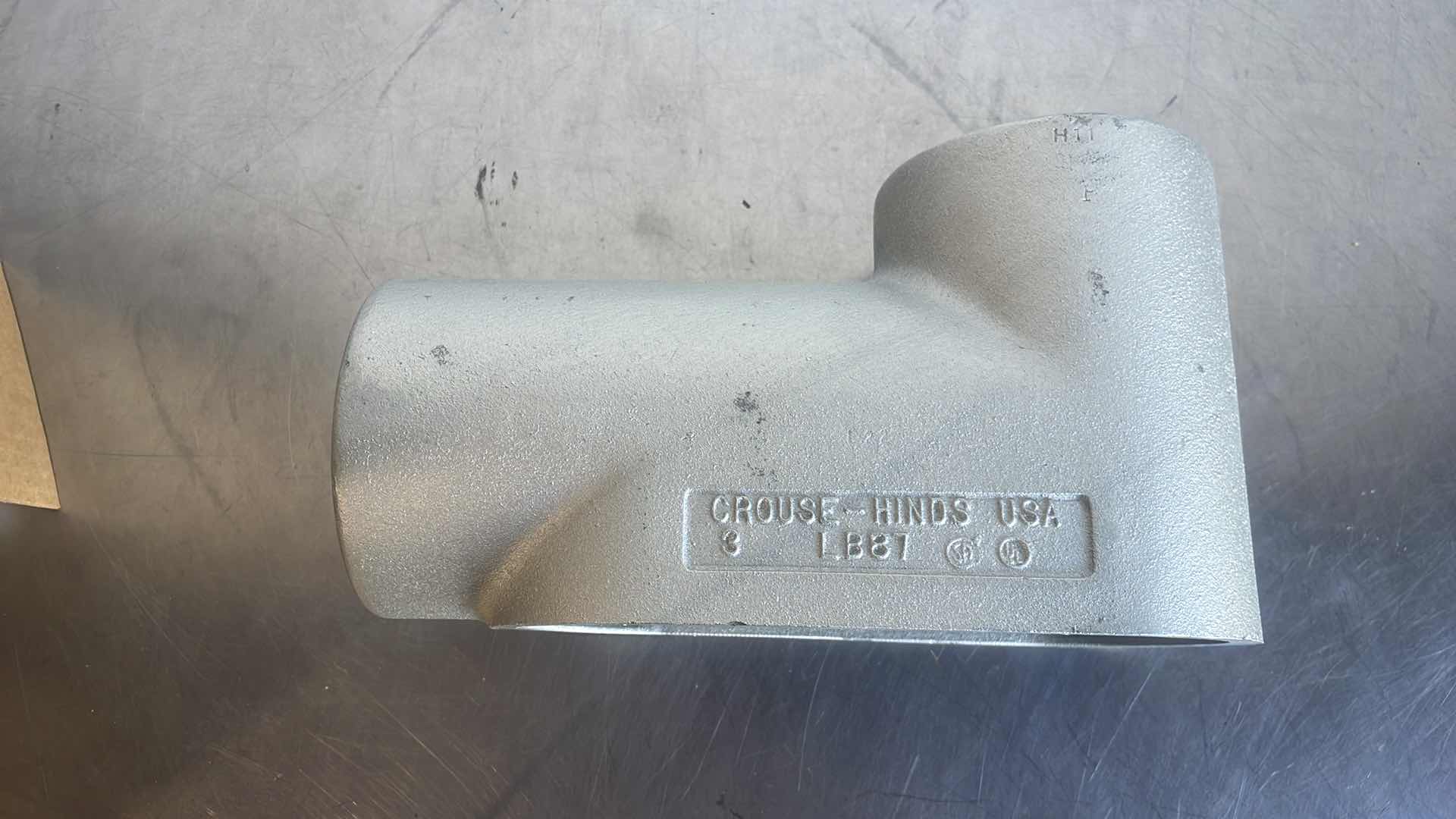 Photo 1 of CROUSE HINDS CONDUIT OUTLET BODIES ITEM NUMBER LB87