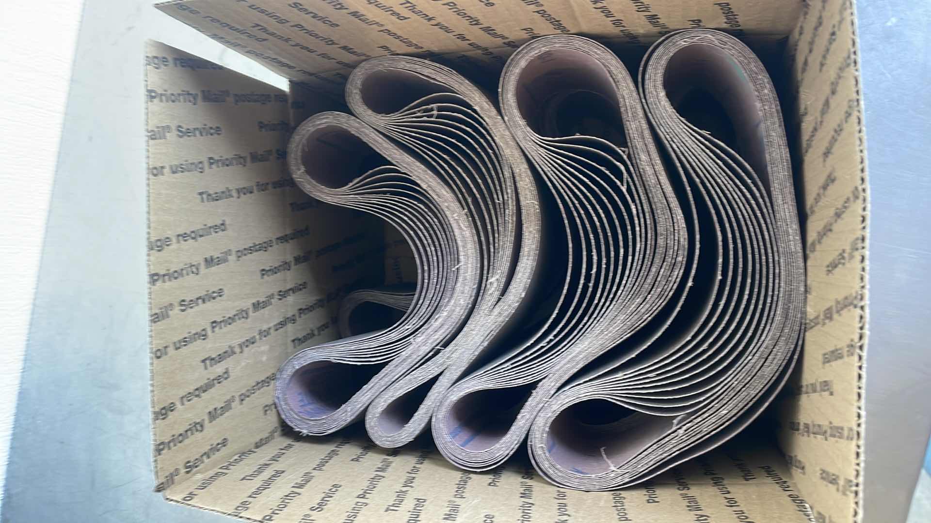 Photo 1 of NORTON K227 METALITE LIGHTNING
SANDING BELT 3 IN W, 24 IN L, 80 GRIT 90 PCS