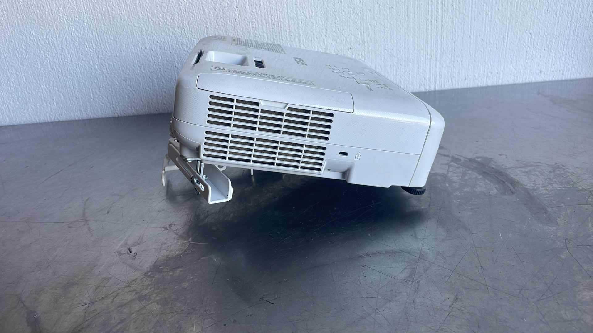 Photo 1 of ESPON LCE PROJECTOR MODEL H717A