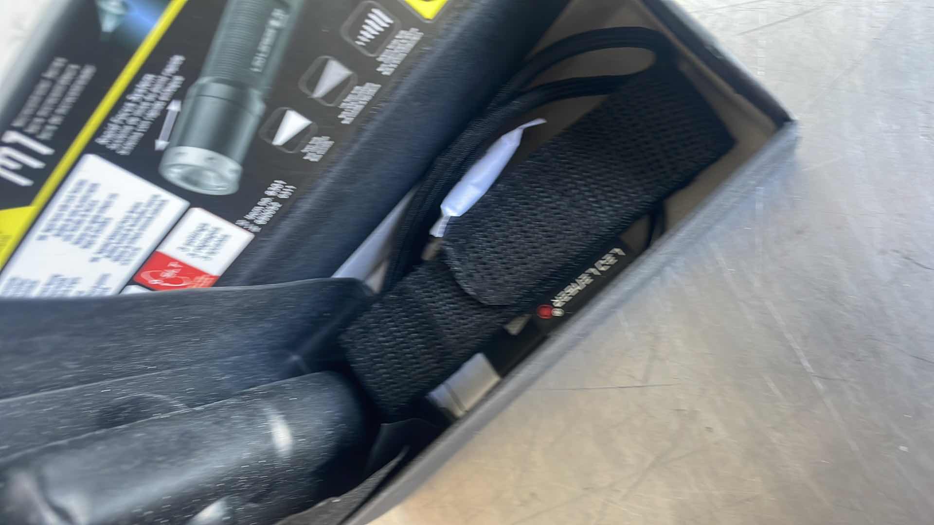 Photo 1 of LED LENSER M1