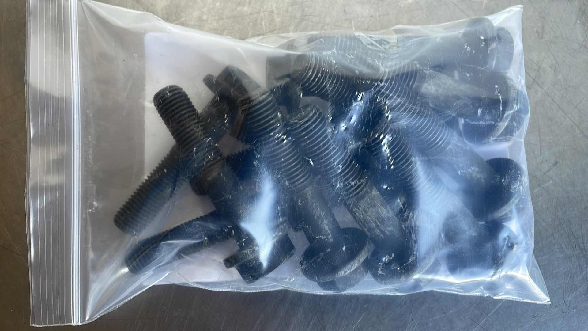 Photo 1 of M16X80MM
10.9 HEX BOLTS 13PCS