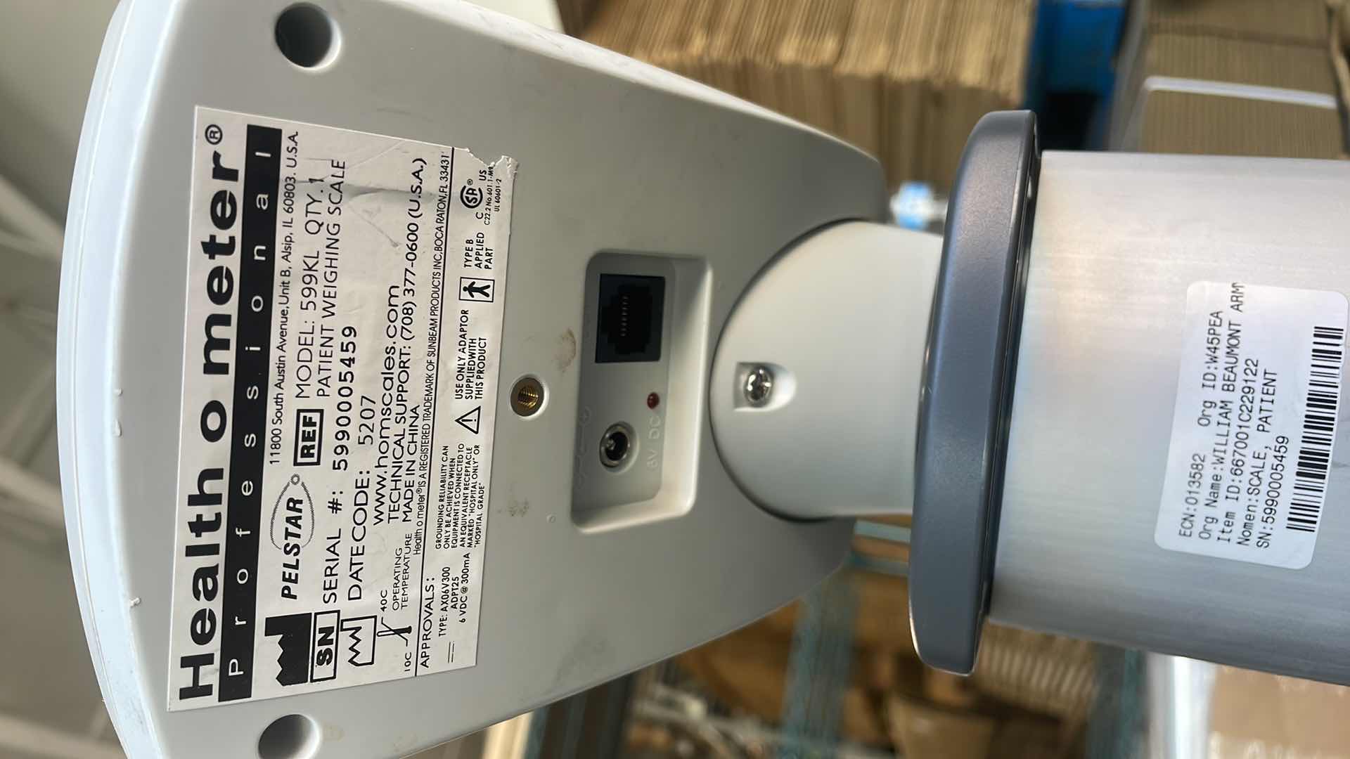 Photo 1 of HEALTHOMETER PROFESSIONAL 500LB CAPACITY SCALE