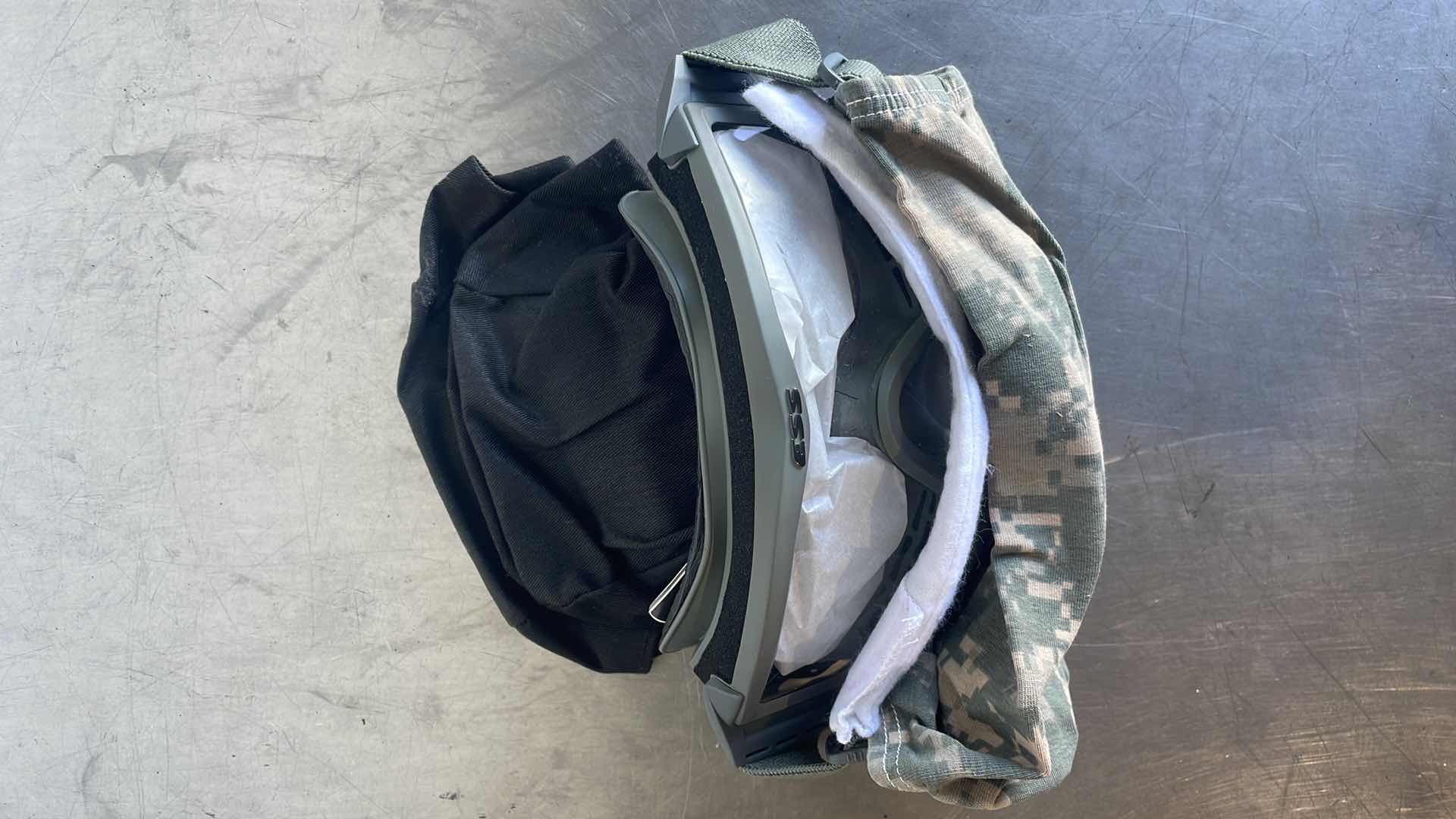 Photo 1 of ESS PROFILE SERIES GOGGLES