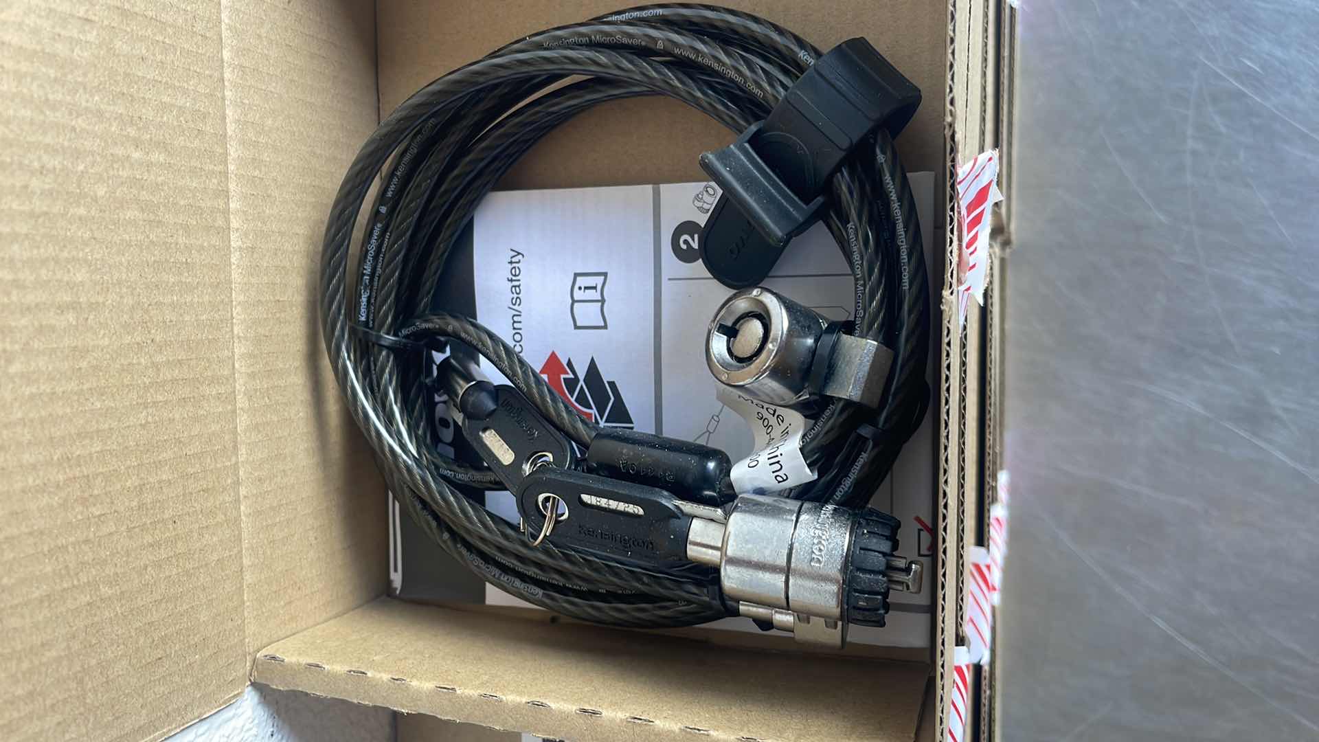 Photo 2 of LENOVO 45K1620 KENSINGTON TWIN HEAD CABLE LOCK FROM LENOVO - SECURITY CABLE LOCK (9)