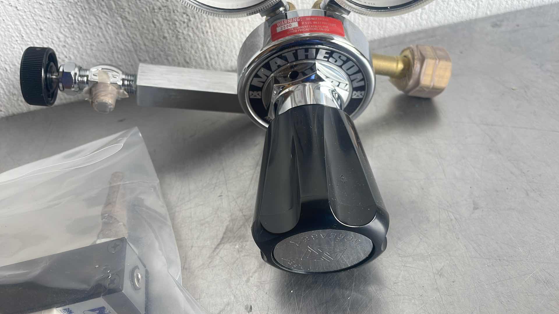 View 3 of MATHESON GAS PRESSURE
REGULATOR 1L-350 W/TUBE CUBE
1A - 2500 Psi Max