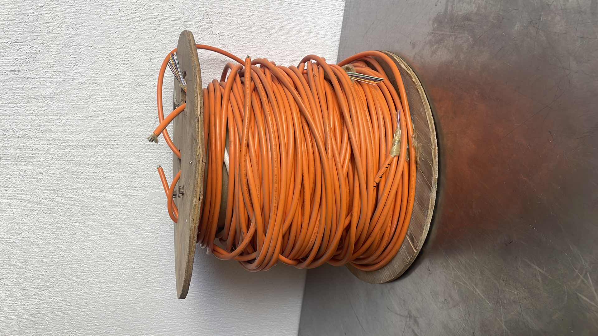 Photo 1 of MIC TIGHT-BUFFERED CABLE, RISER, 24 FIBER, 62.5 UM MULTIMODE