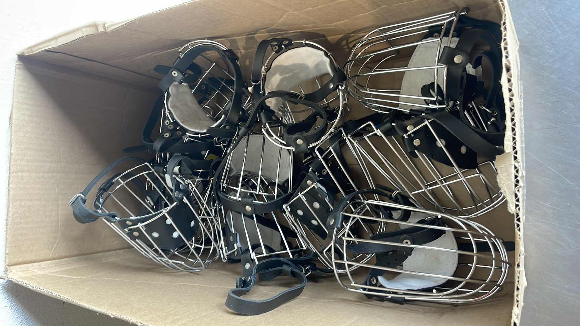 Photo 1 of RAY ALLEN EI-6-1 LARGE WIRE BASKET DOG MUZZLE, 5-1/4" L, 14-1/4"
CIRCUMFERENCE (11)