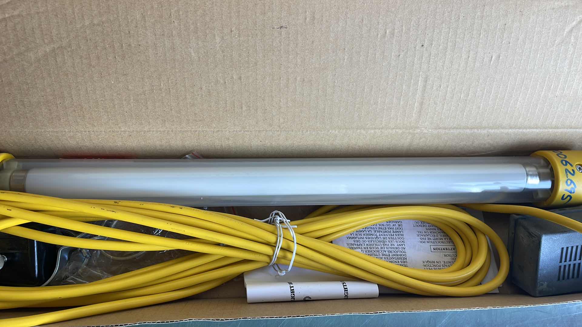 Photo 1 of PROLITE 25’ PORTABLE FLUORESCENT WORK LIGHT