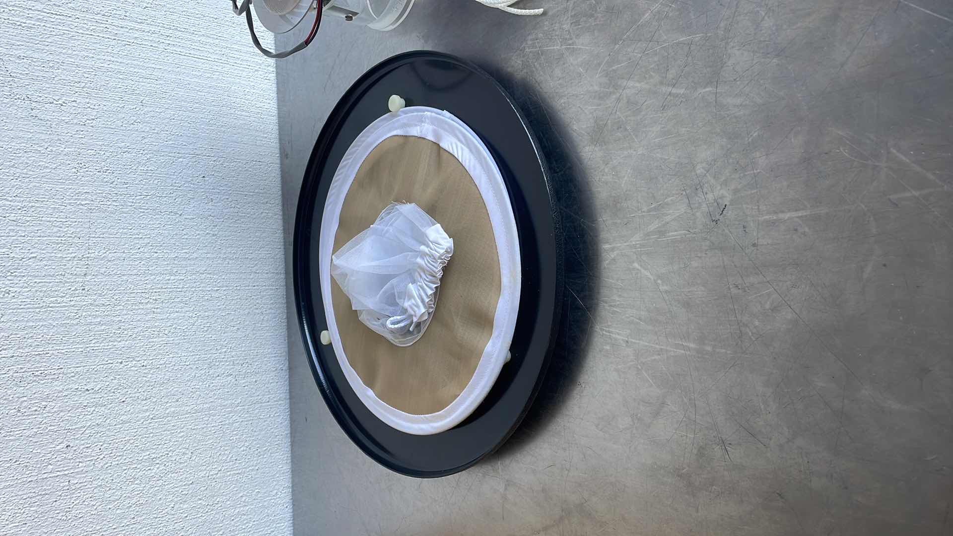 Photo 1 of JOHN W. HOCK 1312 12V MOSQUITO CDC UPDRAFT BLACKLIGHT (UV)
TRAP 4WATT