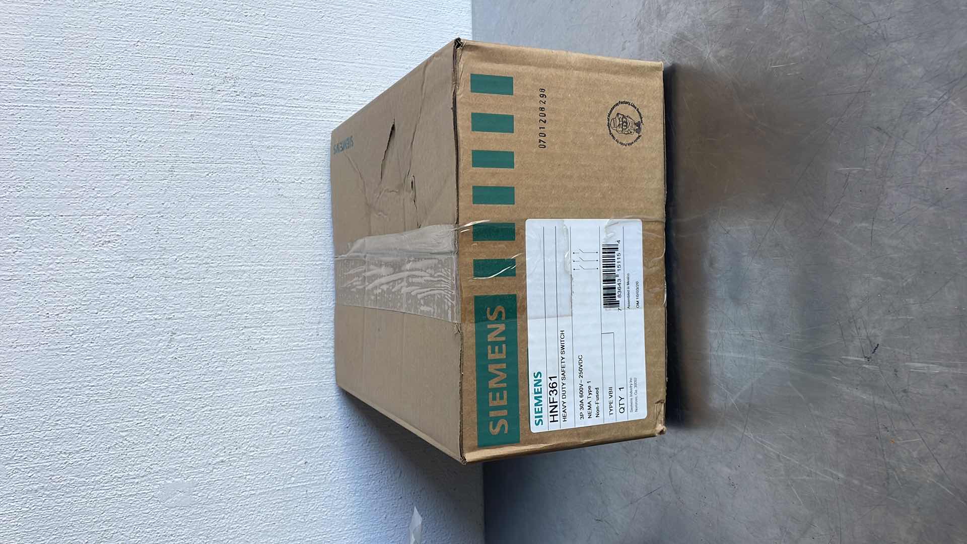 Photo 1 of SIEMENS NONFUSIBLE SAFETY SWITCH, HEAVY DUTY, 600V AC, 3PST, 30 A, NEMA 1
MFR # HNF361