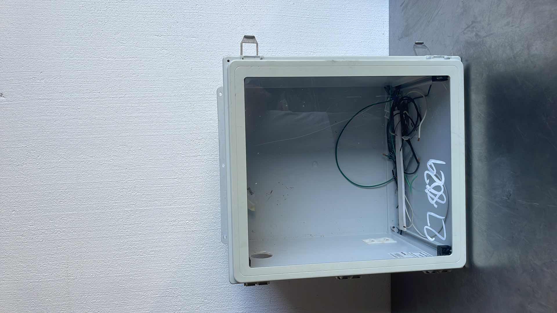 Photo 1 of NVENT HOFFMAN
POLYPRO, TYPE 4X, 17.95X15.94X10.35, POL
MFR # A181610PHCW