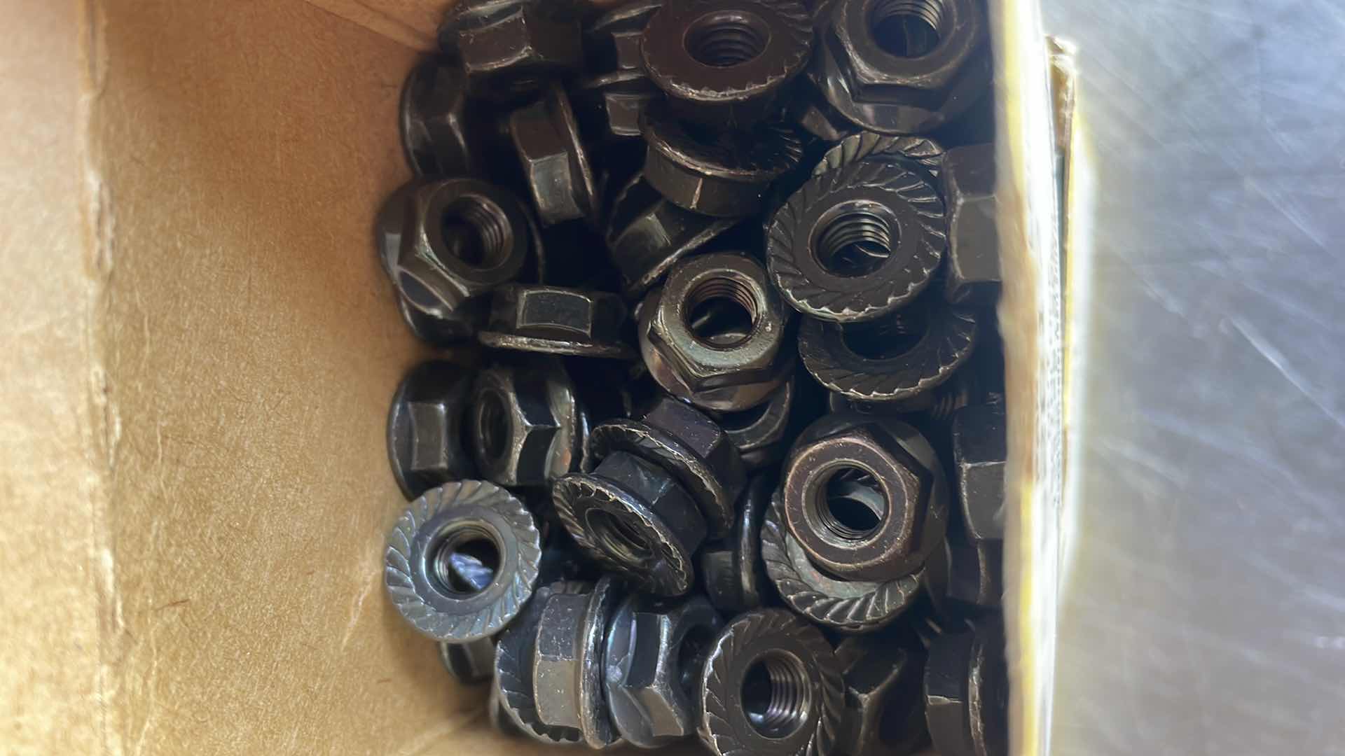 Photo 1 of NUT SPINLOCK 1/4-28 SAE
BLACK FINISH PART#
52817