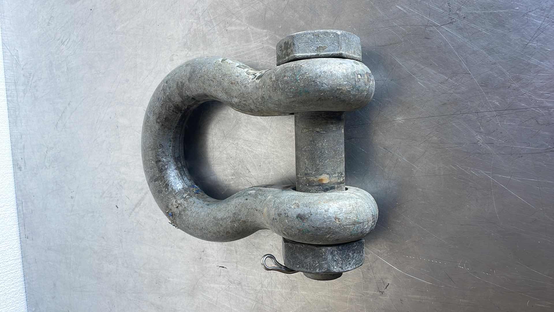 Photo 3 of RUSSEL 30 TON WLL 1-1/2” SHACKLE BOLT TYPE