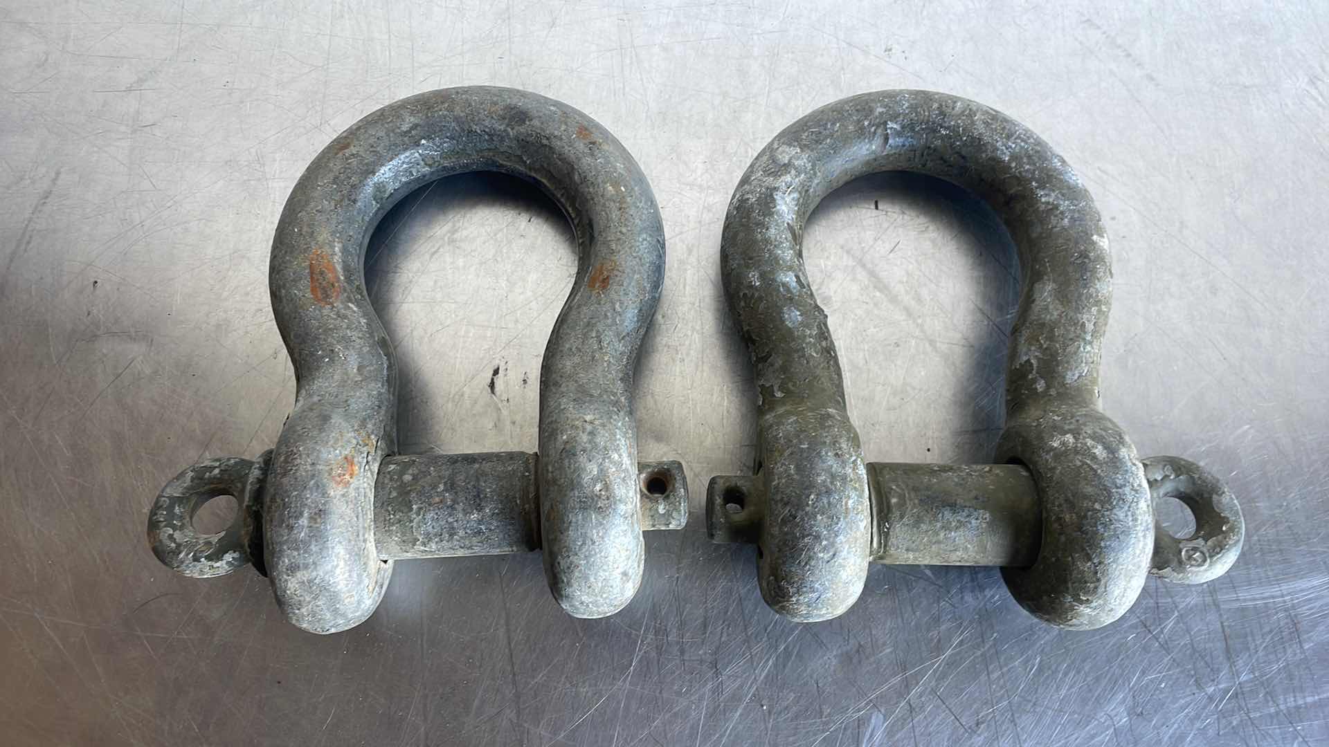 Photo 4 of SHACKLES 1-3/8 17 TON