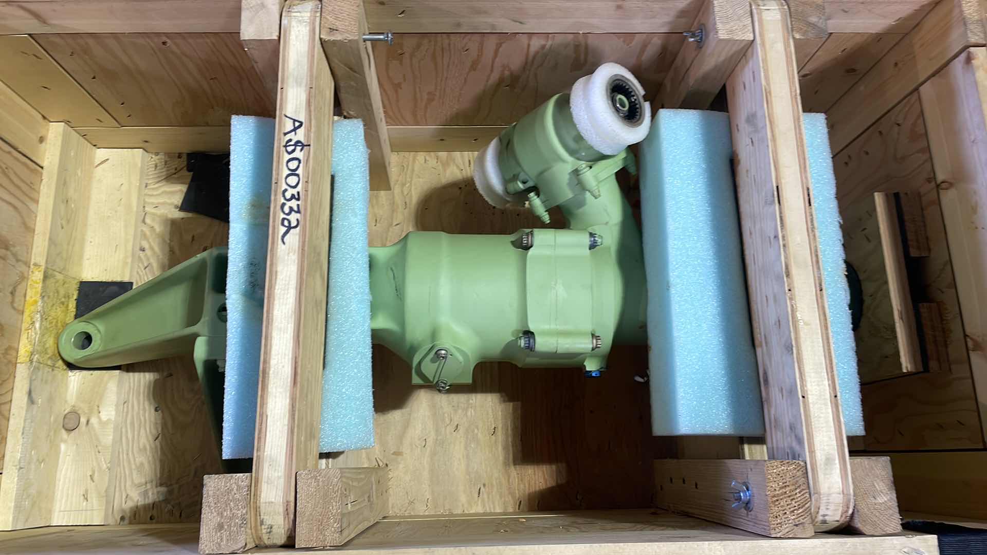 Photo 1 of BOEING 65B81127-41 L/H FLAP
INBOUND TE TRANSMISSION FOR
747-300-400 AIRCRAFT