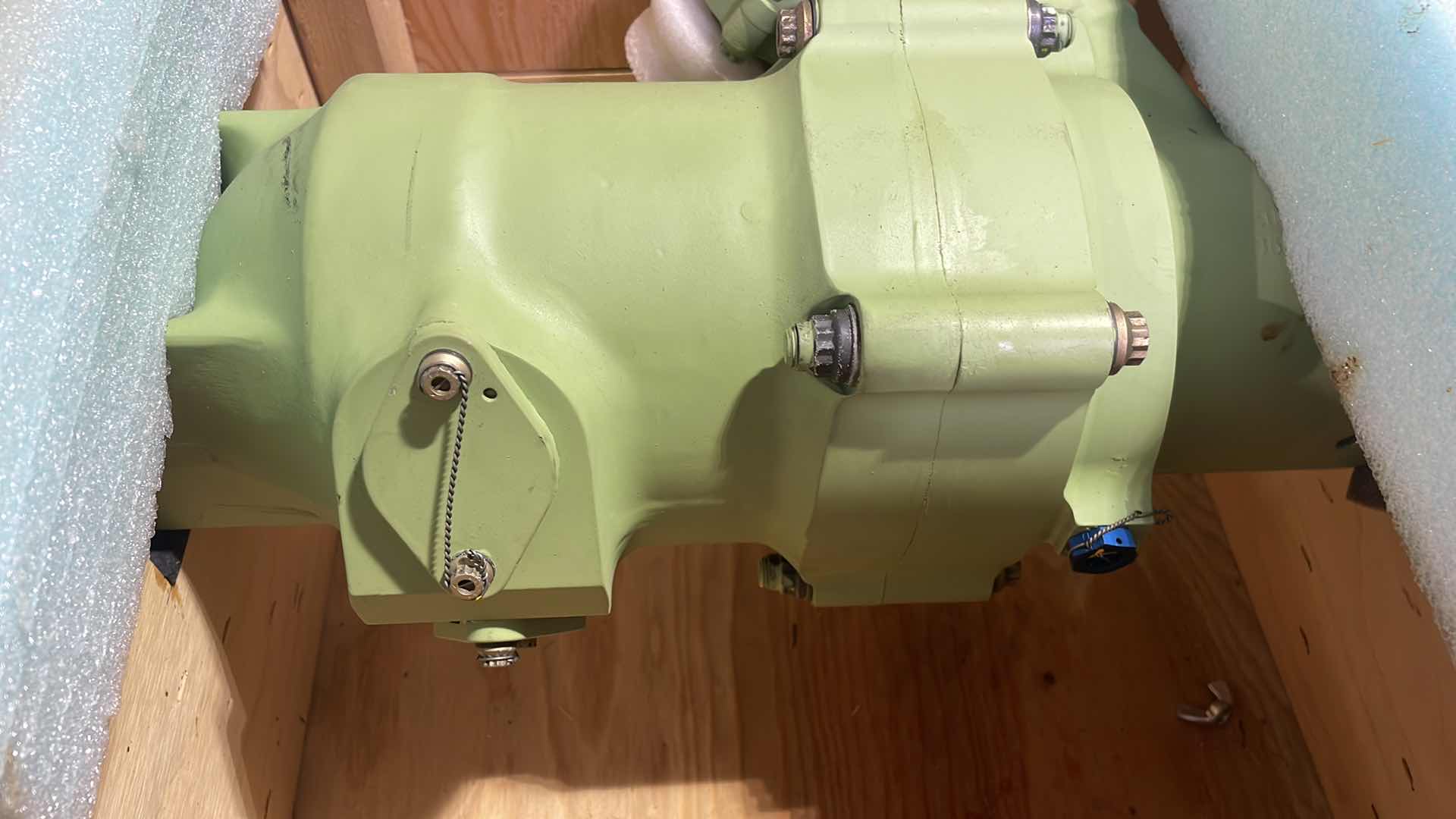 Photo 1 of BOEING 65B81127-41 L/H FLAP
INBOUND TE TRANSMISSION FOR
747-300-400 AIRCRAFT