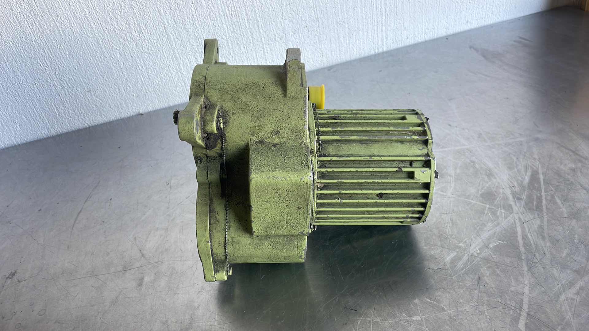 Photo 3 of SIMMONDS AR7077M1 ELECTROMECHANICAL TRIM CONTROL
ACTUATOR FOR BOEING 737