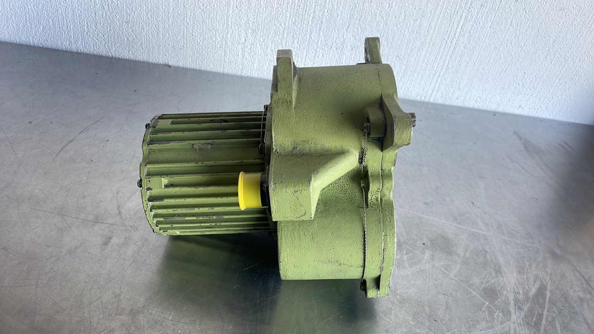 Photo 1 of SIMMONDS AR7077M1 ELECTROMECHANICAL TRIM CONTROL
ACTUATOR FOR BOEING 737