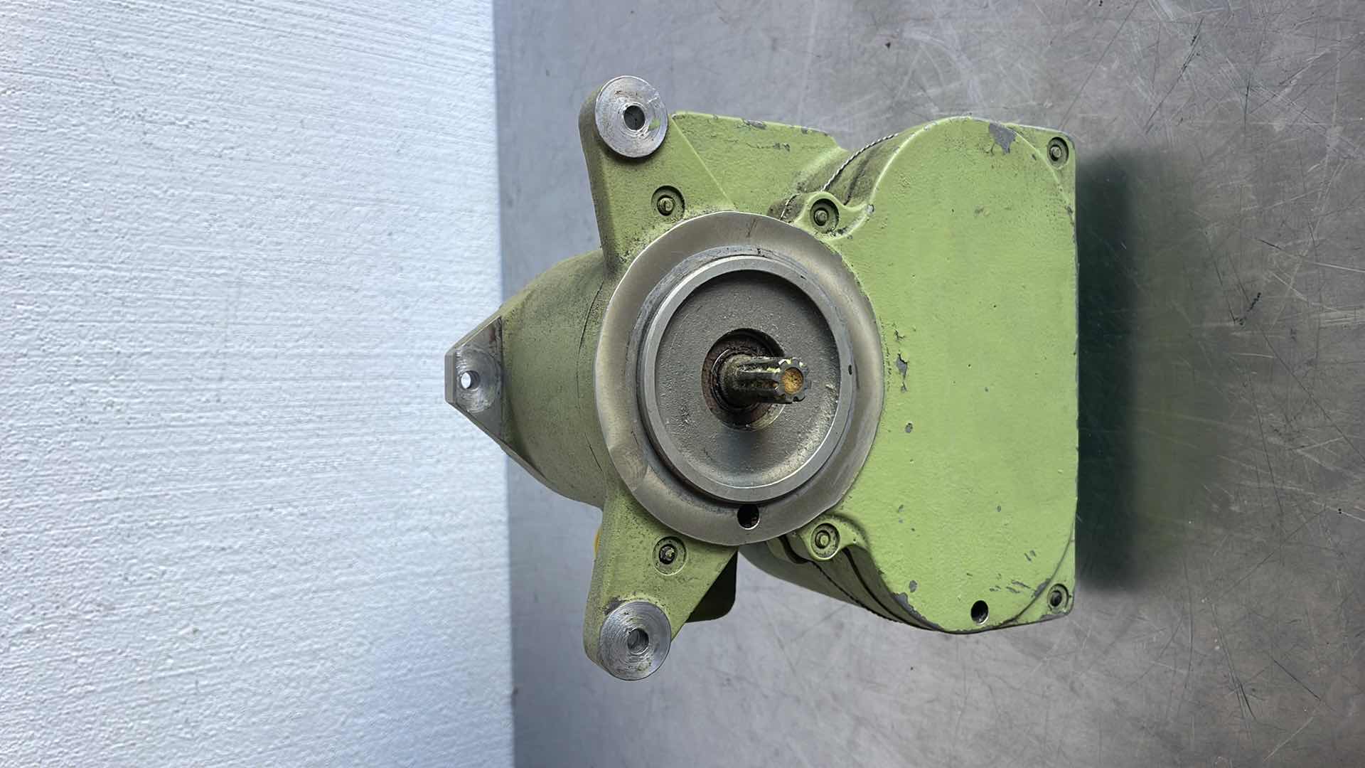 Photo 2 of SIMMONDS AR7077M1 ELECTROMECHANICAL TRIM CONTROL
ACTUATOR FOR BOEING 737