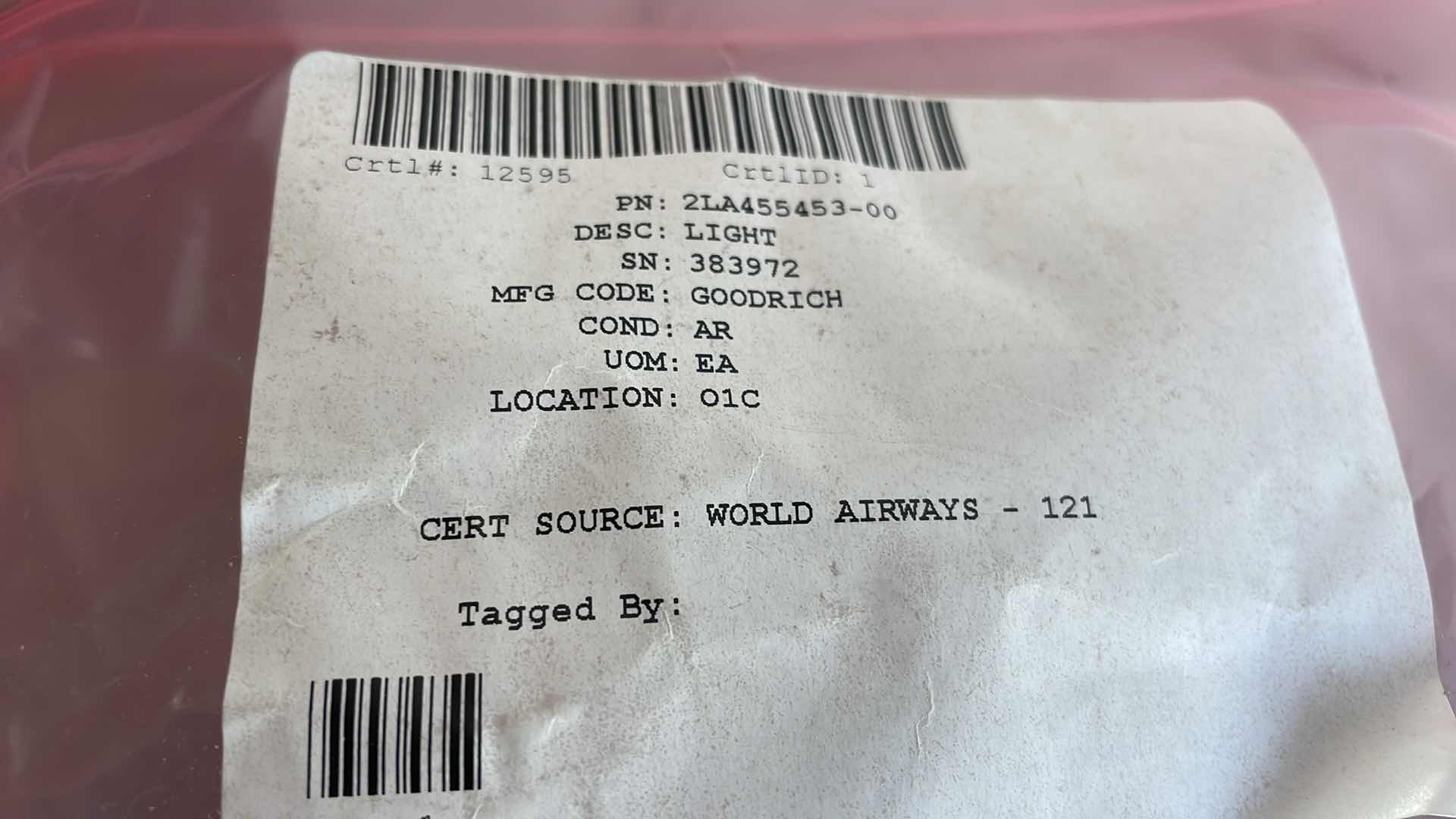 Photo 1 of GOODRICH 2LA455453-00 FLIGHT CREW READING LIGHT FOR BOEING
757 AIRCRAFT