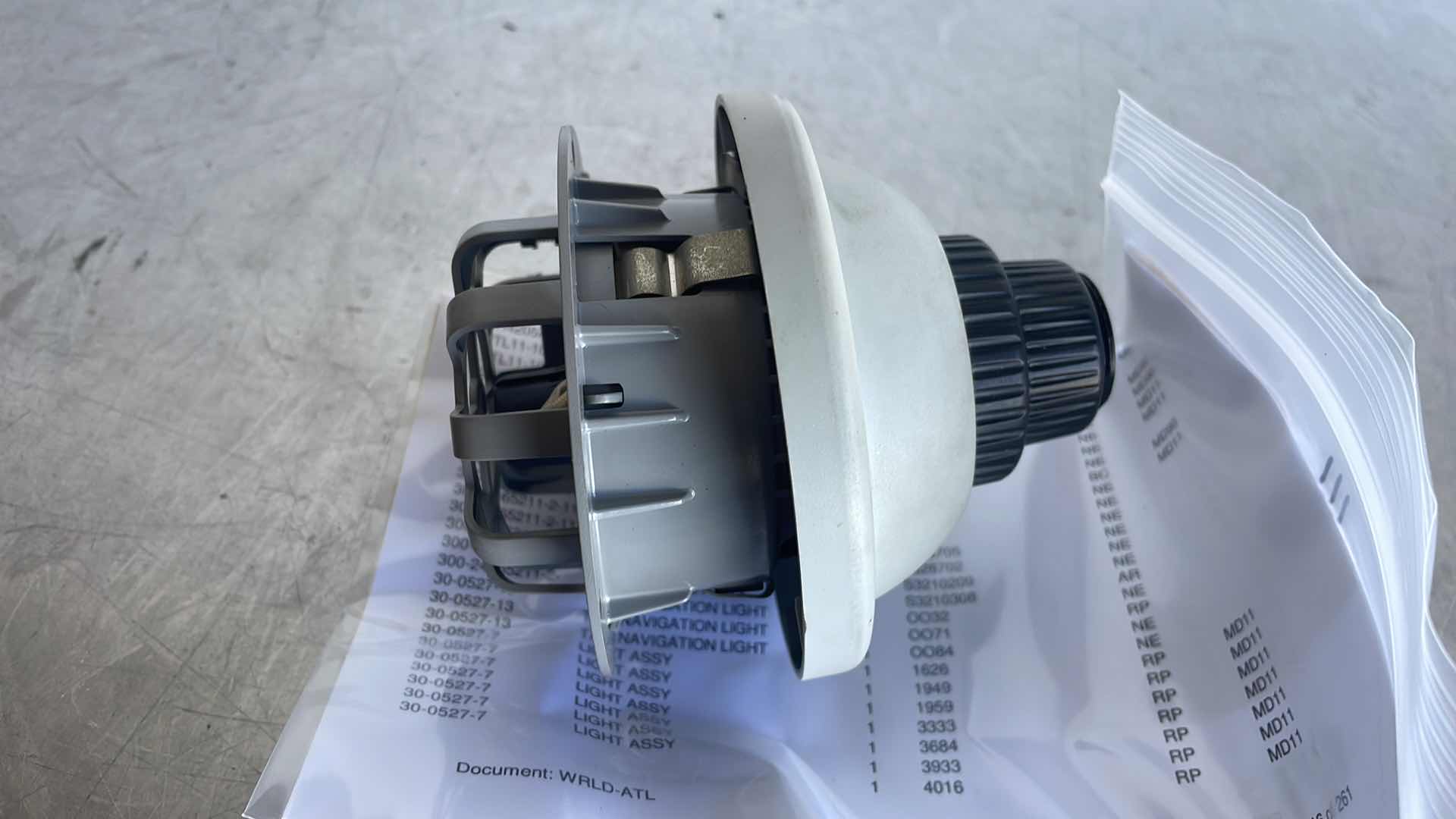 Photo 1 of GOODRICH 2LA455453-00 FLIGHT CREW READING LIGHT FOR BOEING
757 AIRCRAFT