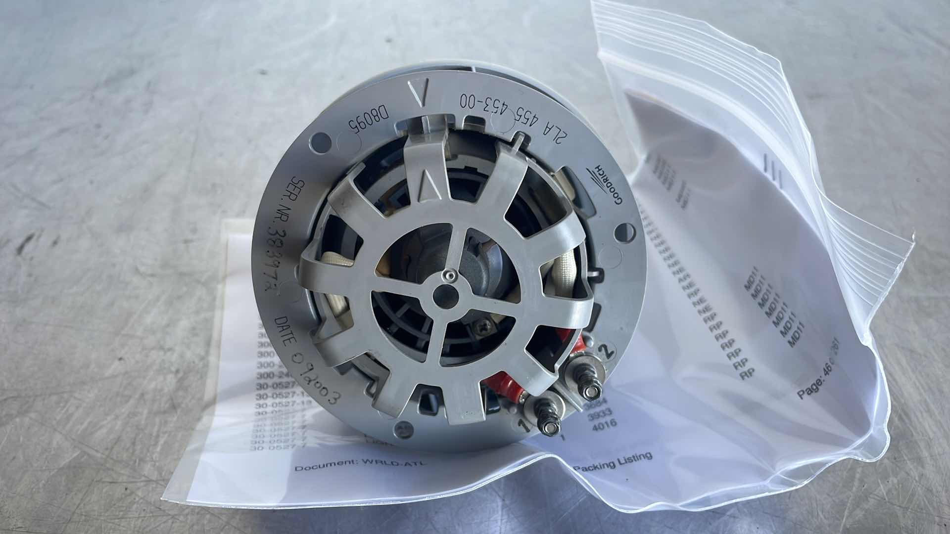 Photo 1 of GOODRICH 2LA455453-00 FLIGHT CREW READING LIGHT FOR BOEING
757 AIRCRAFT