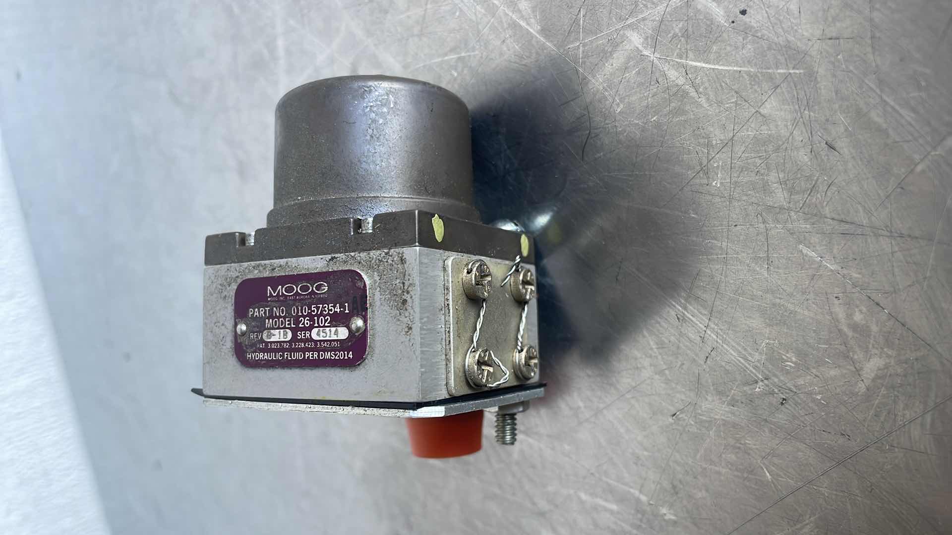 View 2 of MOOG 010-57354-1 FLOW CONTROL SERVOVALVE FOR BOEING 737 747 757 767 AIRCRAFT
