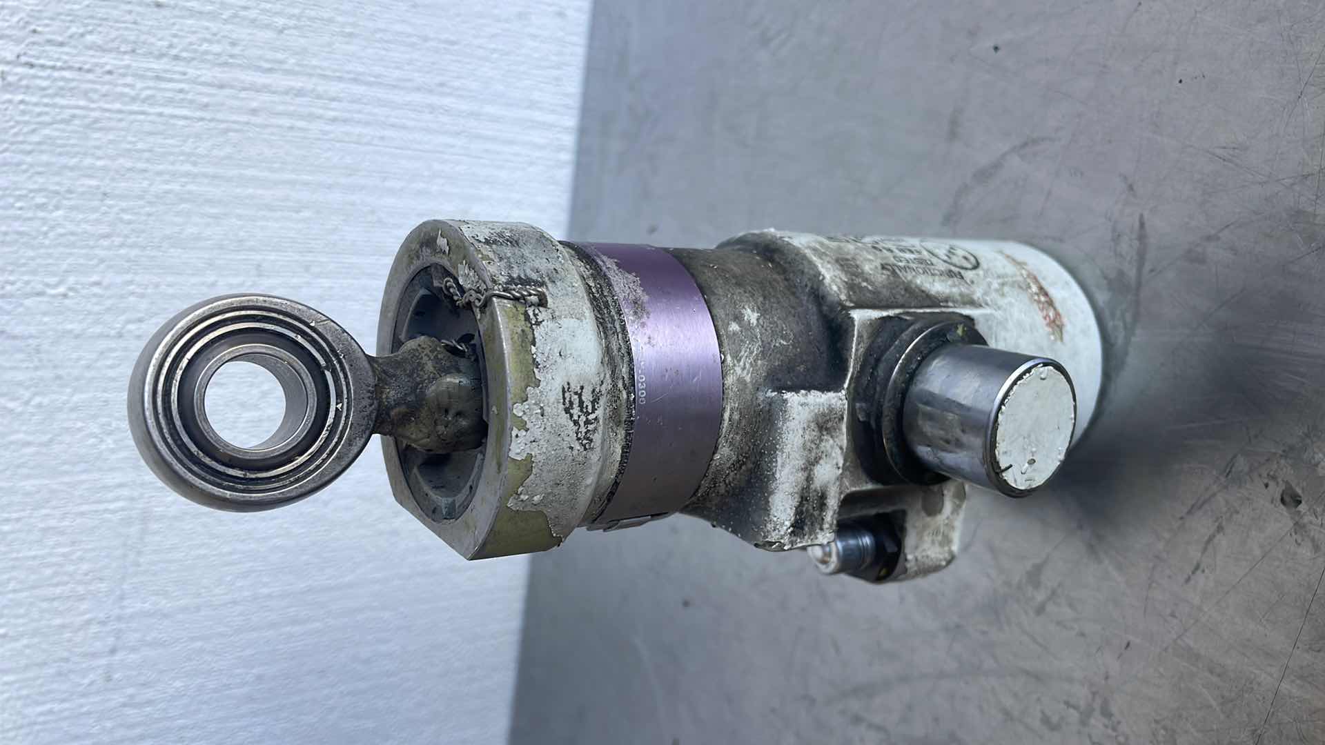 Photo 1 of BOEING 737 OUTBOARD GROUND SPOILER ACTUATOR 65C26864-2,
65-44960-27