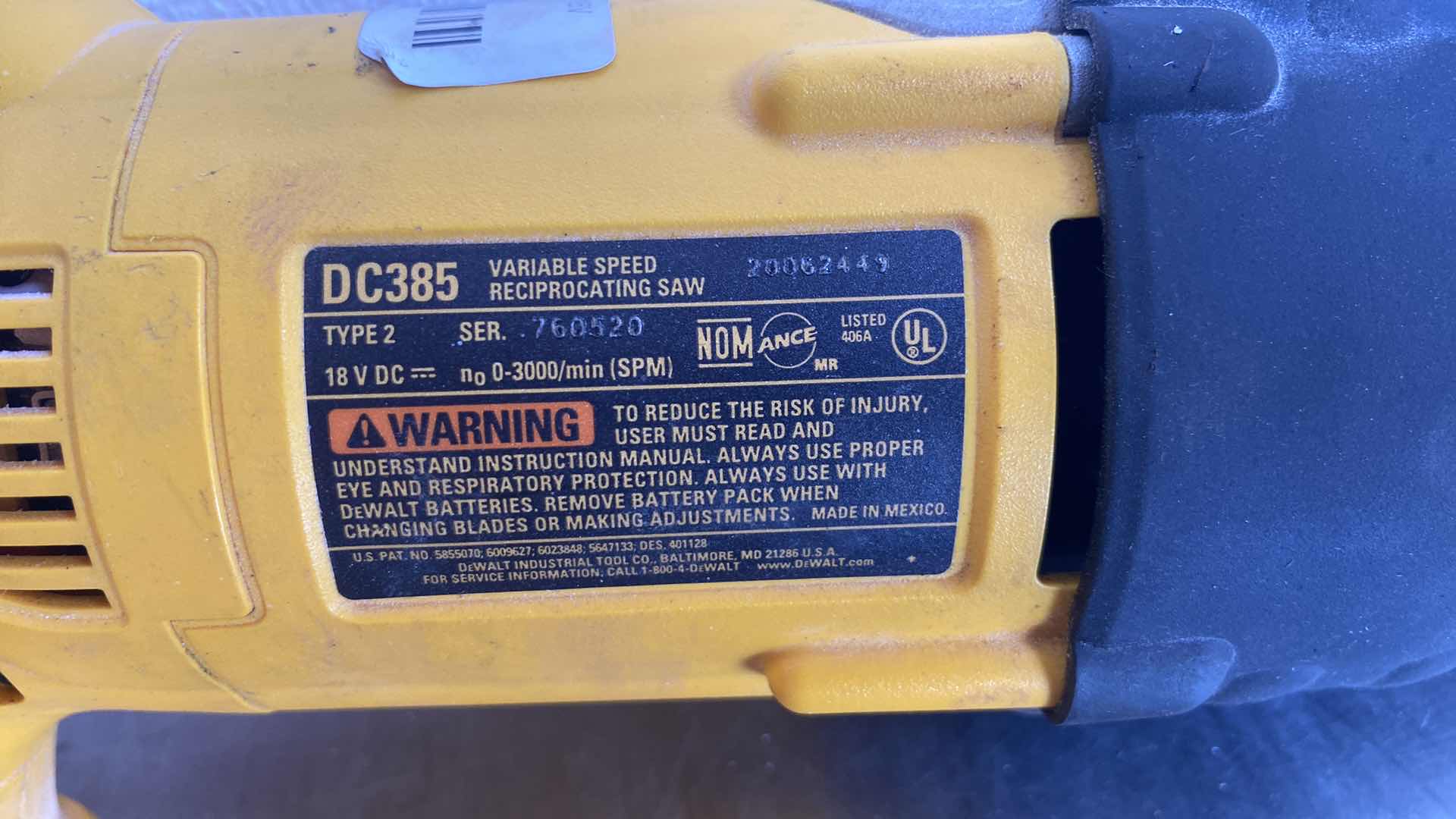 Photo 3 of 18V DEWALT VARIABLE SPEED RECIPROCATING SAW DC385
MISSING BATTERY 
TESTED WORKING