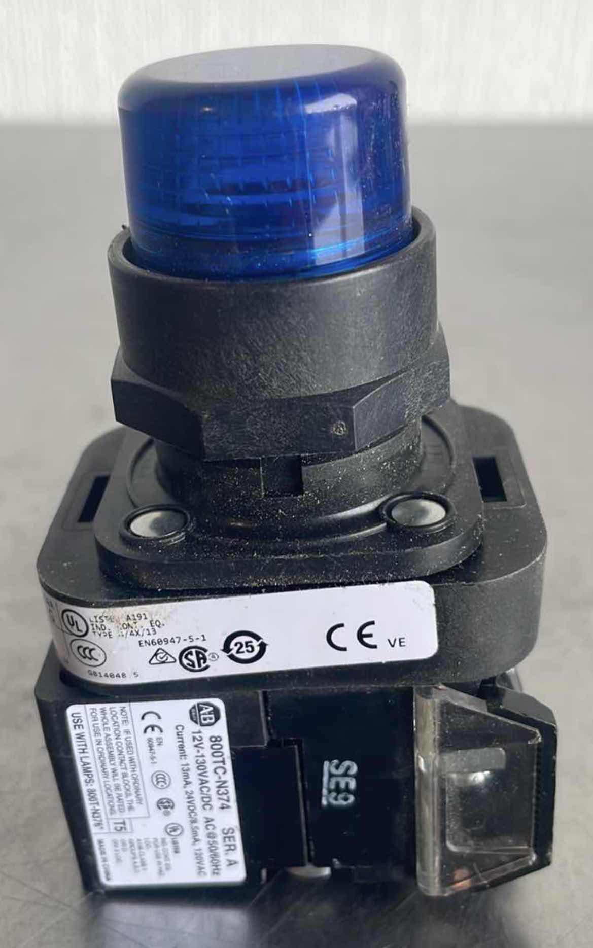 View 2 of ALLEN BRADLEY 800HC-QRBH2A SER. G BLUE ILLUMINATED PUSH BUTTON.             4A-2