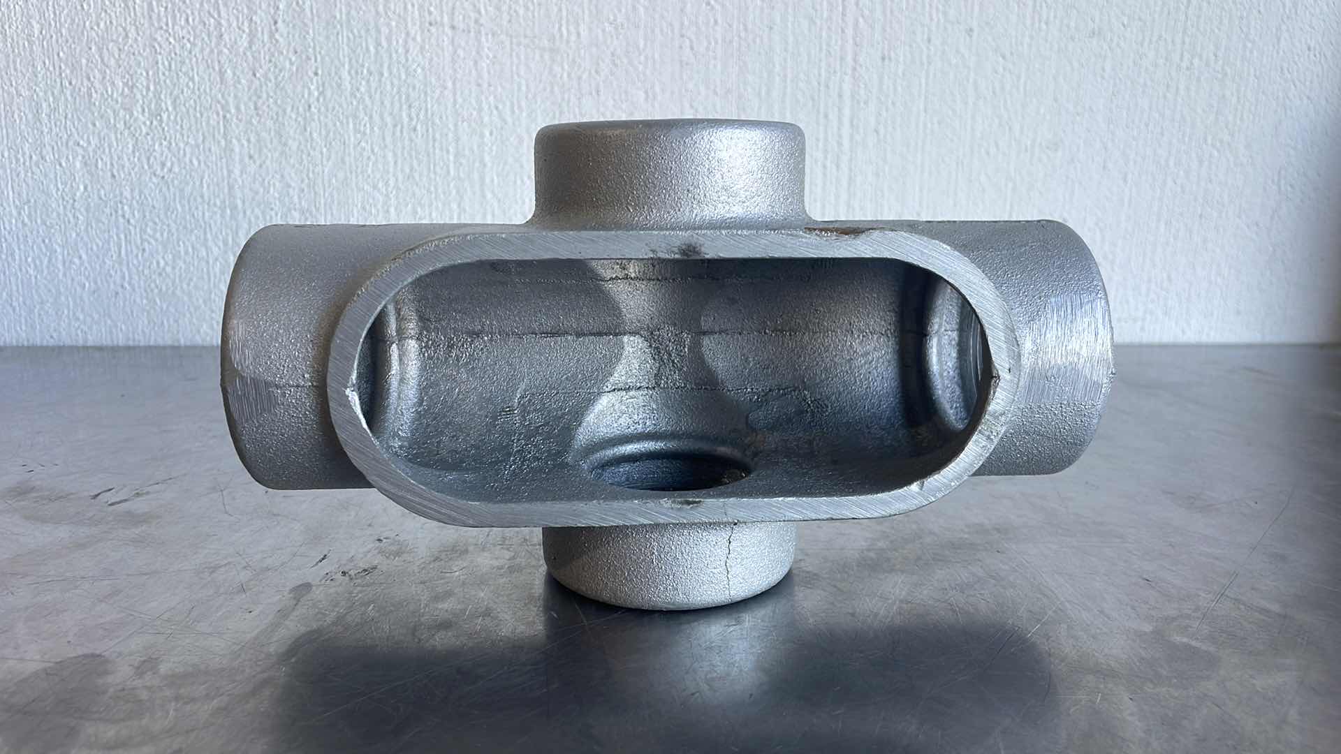 Photo 1 of COOPER CROUSE HINDS CONDUIT OUTLET BODY X67 2” (3)