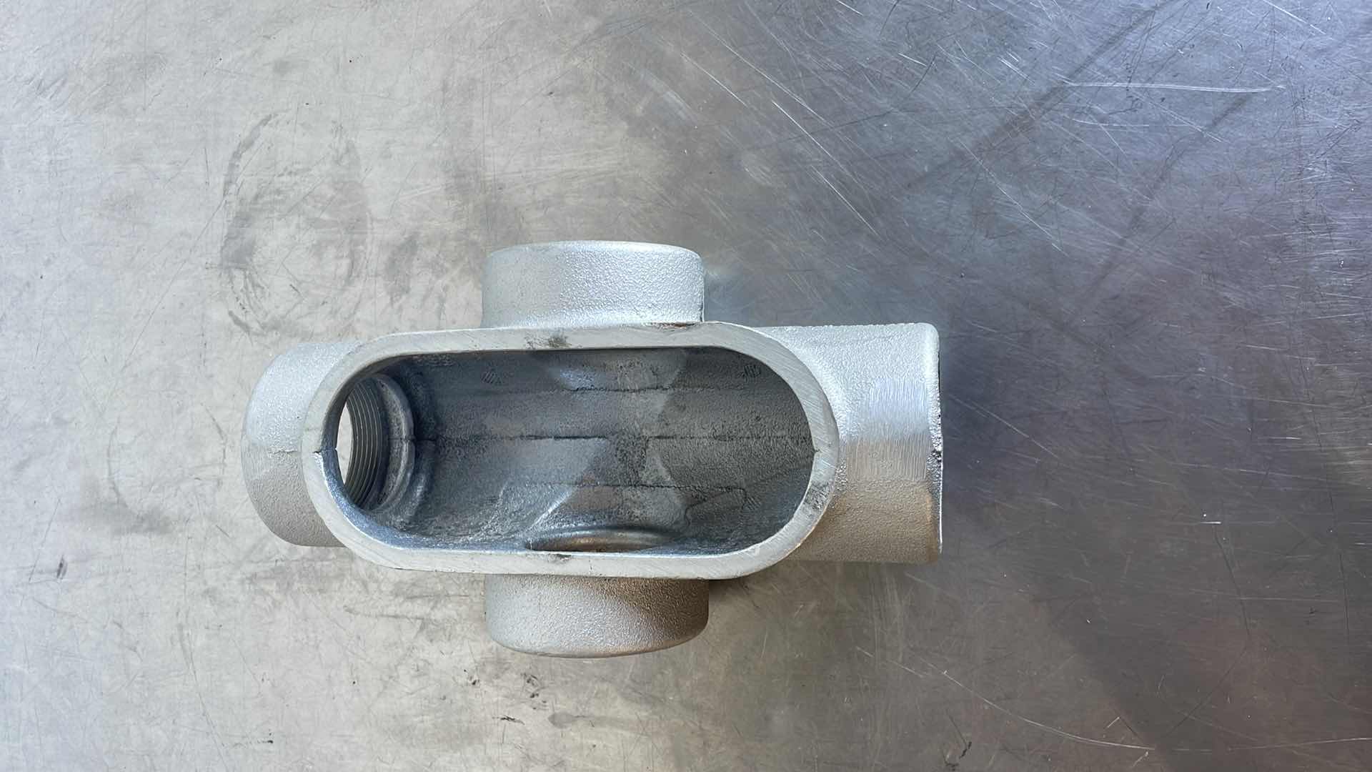 Photo 1 of COOPER CROUSE HINDS CONDUIT OUTLET BODY X67 2” (3)