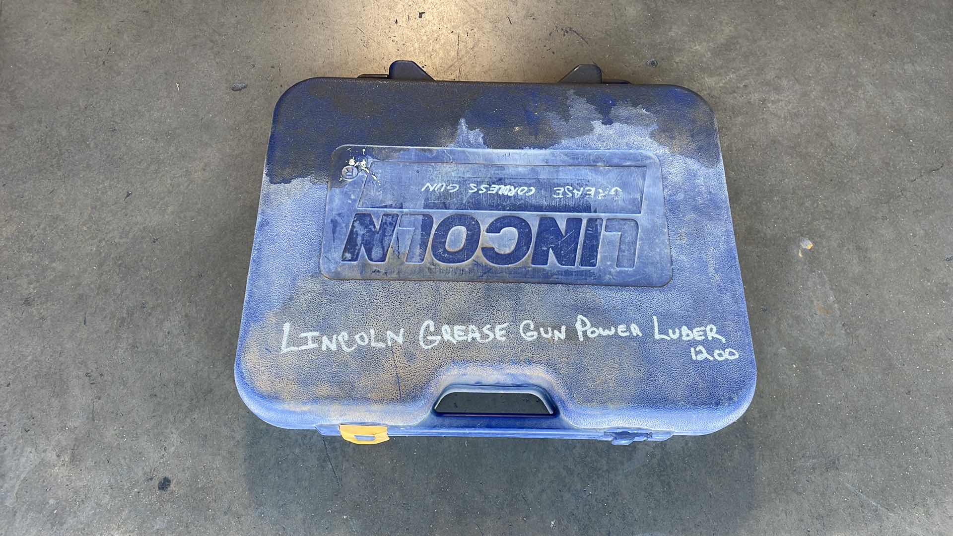 Photo 1 of LINCOLN MODEL 1200 POWERLUBER