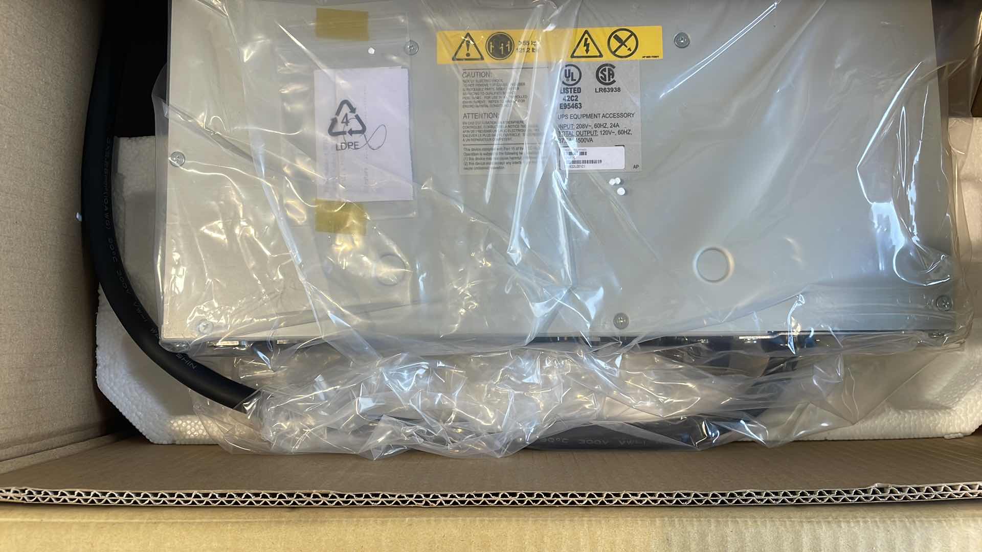 Photo 1 of APC AP9626 APC STEP-DOWN TRANSFORMER RM 2U 208V IN 120V OUT W/5-20 RECEPTACLES SN:7S1932L00101