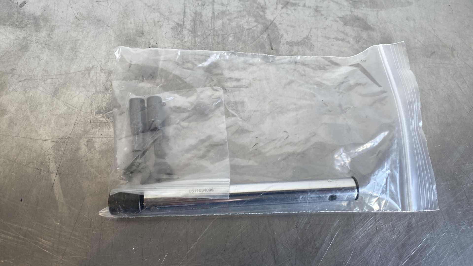 View 2 of CDI 5T-I INTERCHANGABLE HEAD TORQUE WRENCH 8IN-LB W/ TWO
ATTACHMENTS 1/4" 5/16"