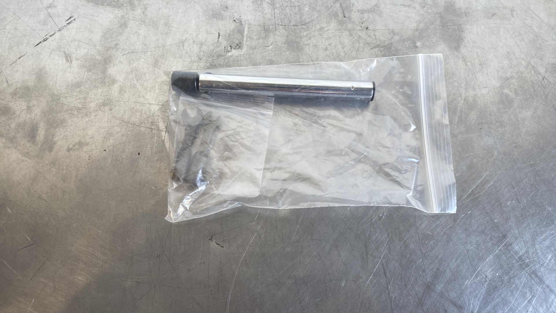View 1 of CDI 5T-I INTERCHANGABLE HEAD TORQUE WRENCH 8IN-LB W/ TWO
ATTACHMENTS 1/4" 5/16"