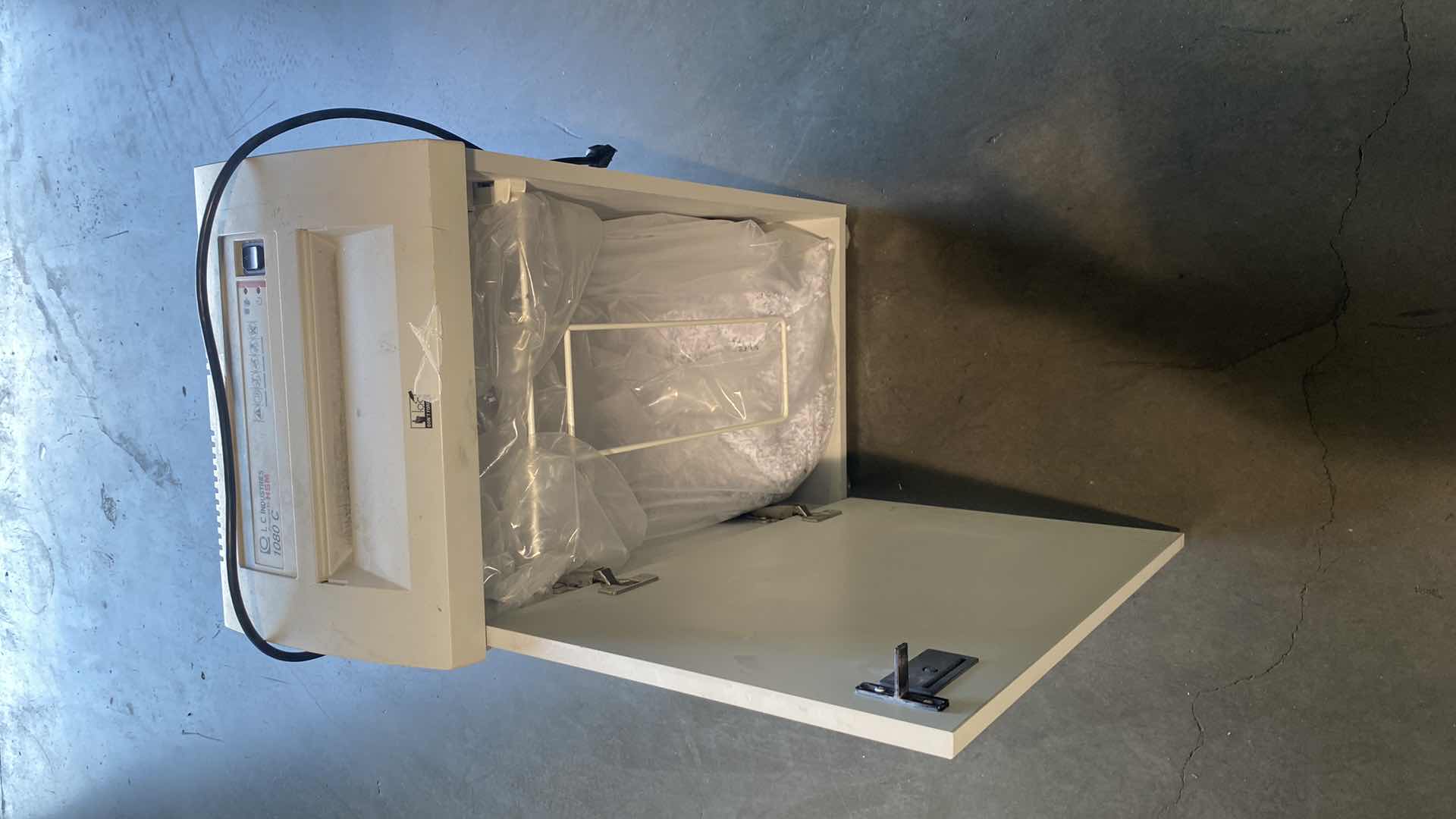 Photo 1 of LC INDUSTRIES 1080 C PAPER SHREDDER
