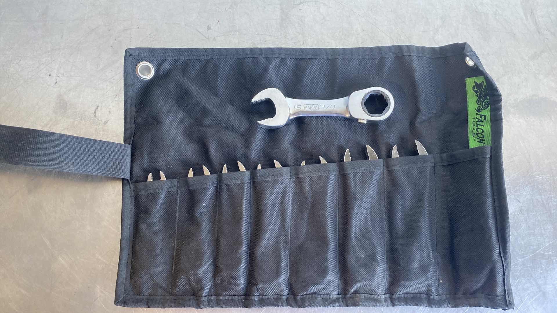 Photo 1 of FALCON TOOLS WRENCH SET RATCHETING DUAL-DRIVE STUBBY, 8PC