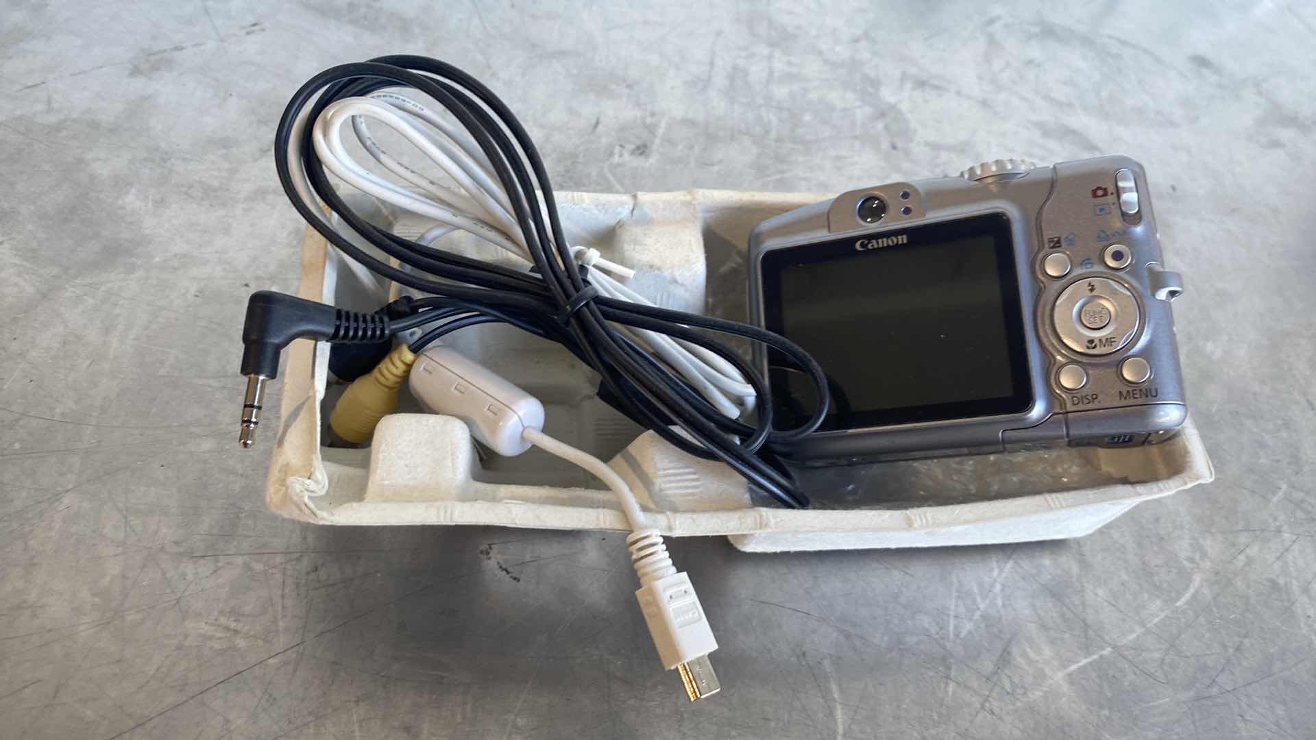 Photo 1 of CANON POWERSHOT A710IS CAMERA WITH SOLUTION DISK VER.29