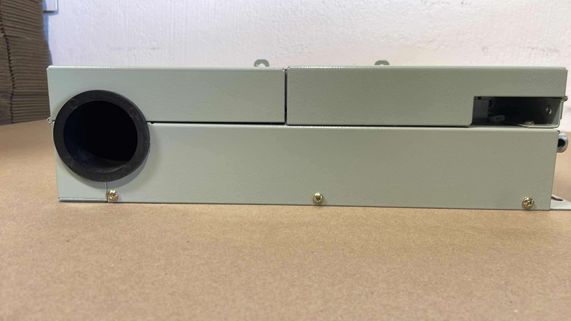 Photo 1 of CIRCA TELECOM 1890ECS1-50
BEP 50PR INDOOR 710 IN/66 OUT WITH
COVER SPLICE CHAMBER