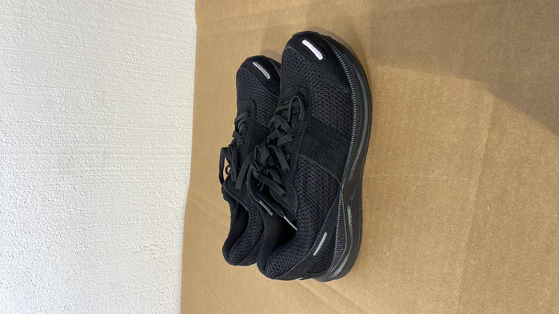 Photo 1 of EAGLE MOUNTAIN STEALTH ALL TERRAIN MILITARY CROSSOVER TRAINING SHOE
WOMENS 7R