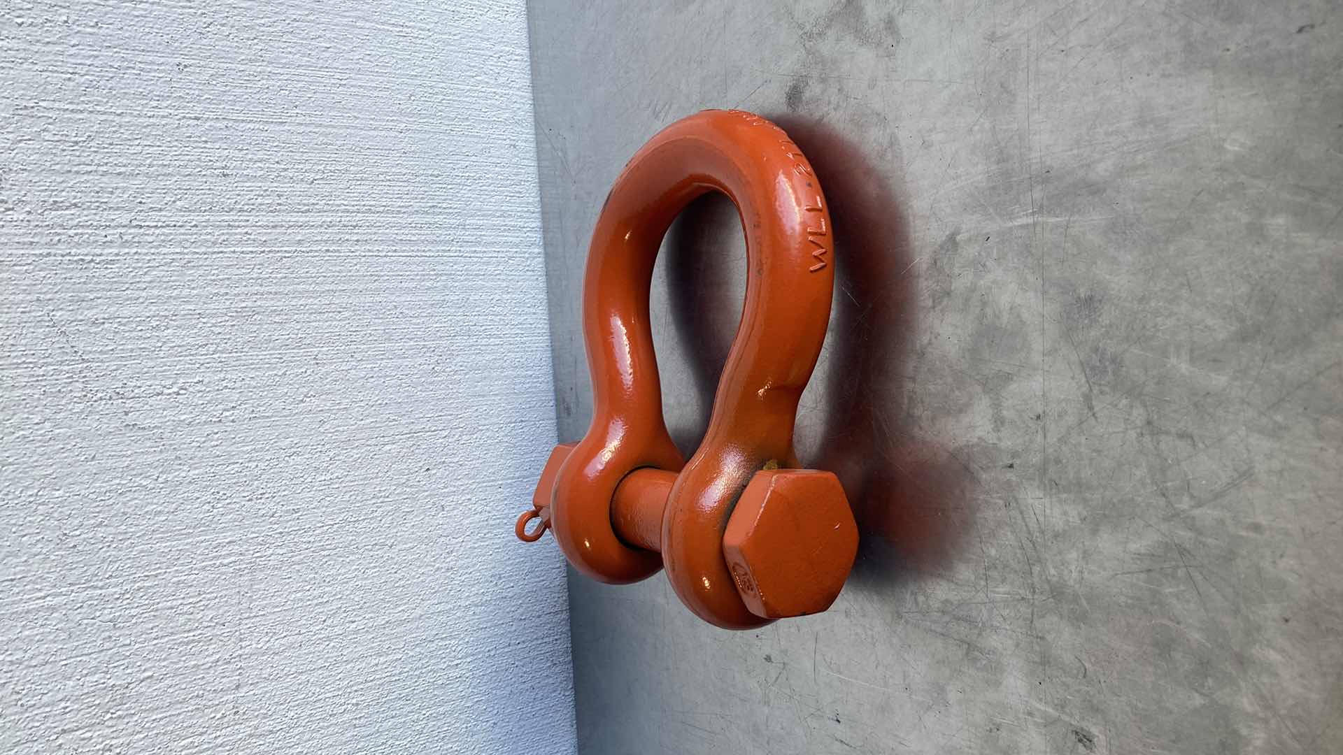 Photo 1 of CM USA ALLOY WLL 21TON BOLT SHACKLE 1-3/8