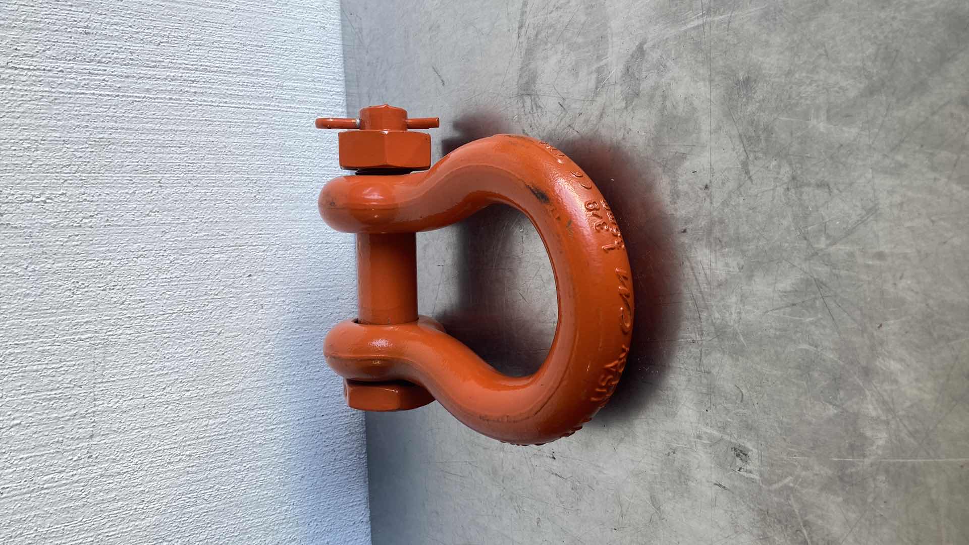 Photo 1 of CM USA ALLOY WLL 21TON BOLT SHACKLE 1-3/8