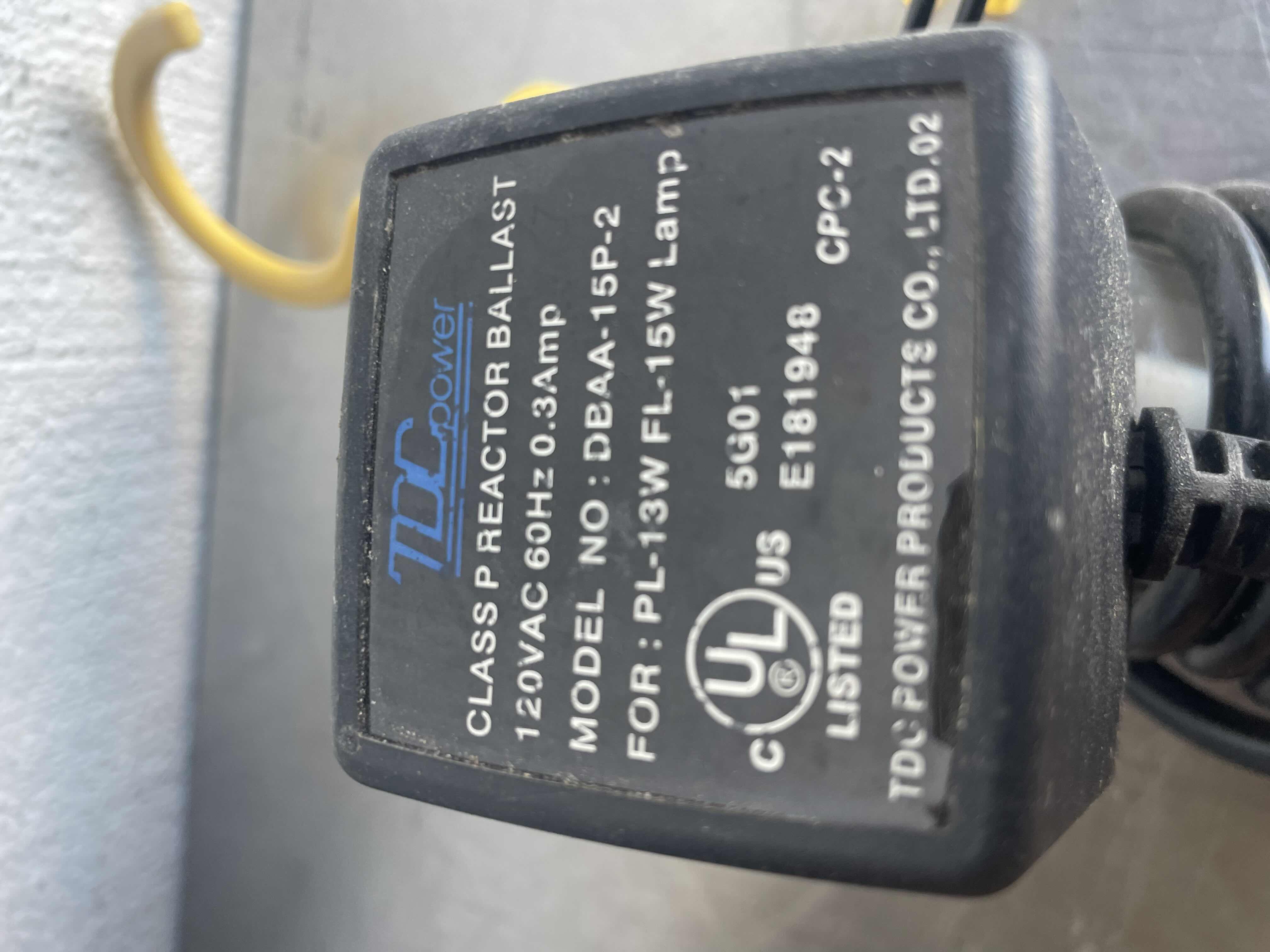 Photo 1 of 17” PORTABLE FLUORESCENT WORK LIGHT